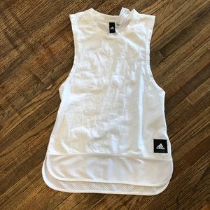 Adidas Woman workout shirt xs